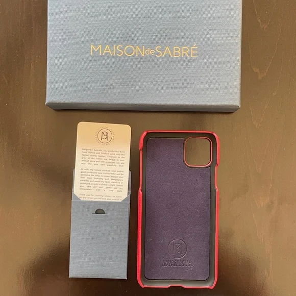 MAISON de SABRE iPhone11Pro ケース The Anniversary Edition Phone Case - Emerald Green – MAISON